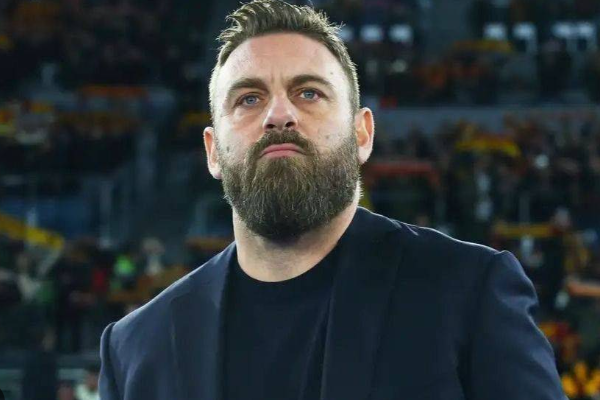 德羅西現(xiàn)任哪個球隊主帥？