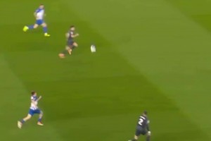 看了埃德森的長傳，奧納納和諾伊爾都坐不住了