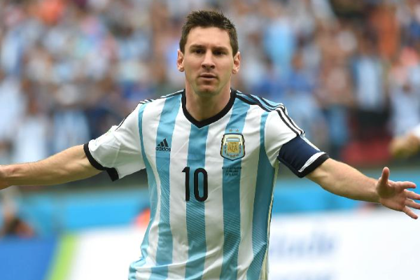 梅西最適合在哪個(gè)球隊(duì)踢球？