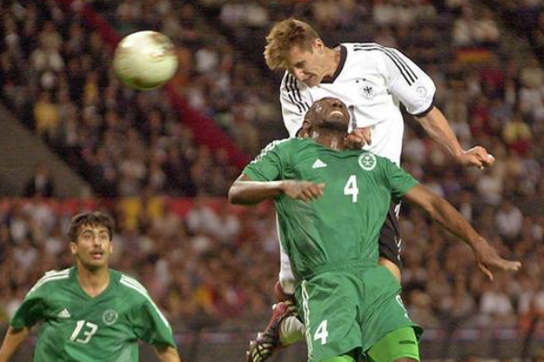 足壇頭球能力最強的是誰？