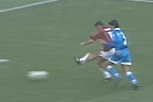 他是您的足球初戀嗎？每個(gè)動(dòng)作都透露著優(yōu)雅！