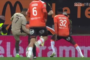 過于夸張姆巴佩空中油炸丸子穿襠送助攻，步頻快到看不清！